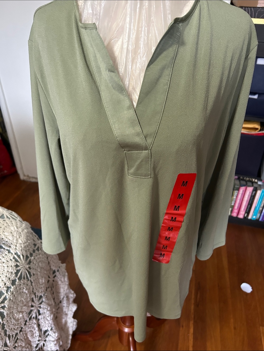 Banana republic Olive Green Women's V-Neck Tunic Top size medium nwt
